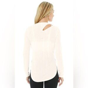 Alo Yoga Peak Ribbed Long-Sleeve Top in Ivory
